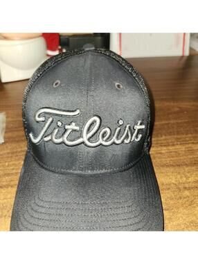 Titleist Pro V1 FJ Fitted Cap - Black Titleist Golf Hat Size M/L